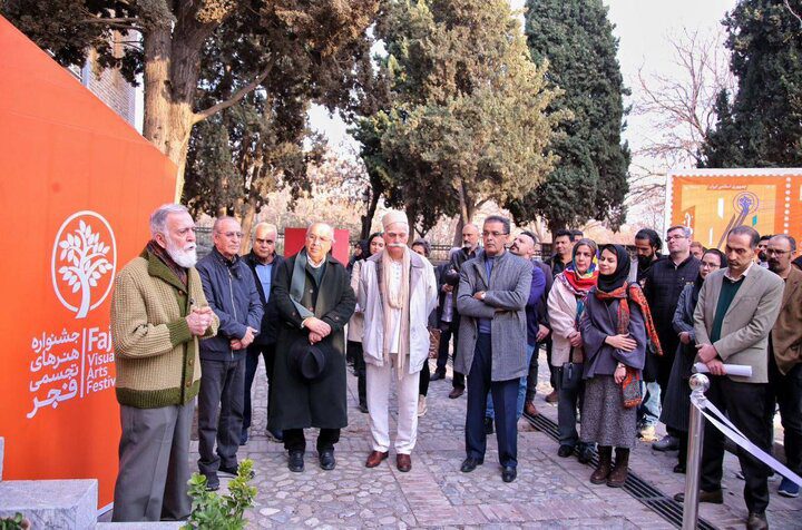 درخت تجسمی فجر، جایگزین طوبا شد