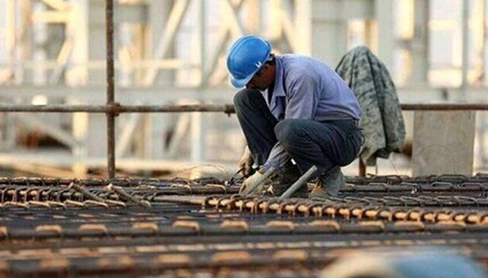 دستمزد کارگران باید هزینه معیشت را به آبرومندی پوشش دهد