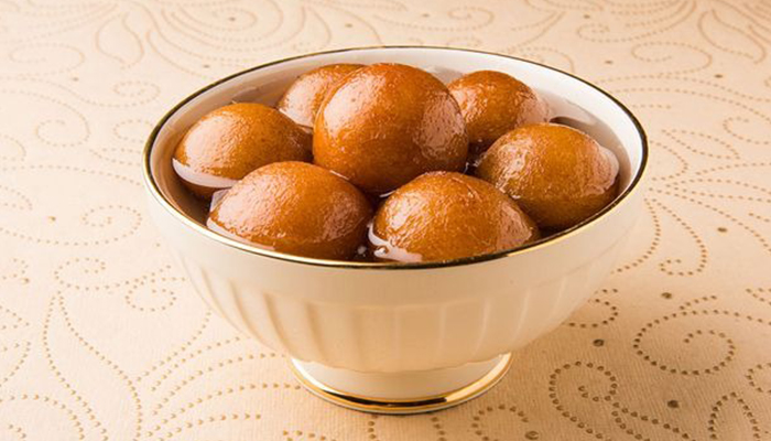 طرز تهیه لُقیمات بدون تخم مرغ