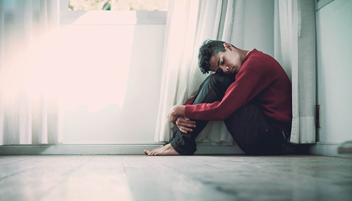 تفکر خودکشی در نوجوانان: بررسی علل، نشانه‌ها، و راه‌های پیشگیری