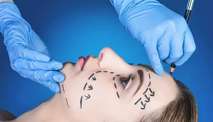 عمل زیبایی و تأثیرات فضای مجازی