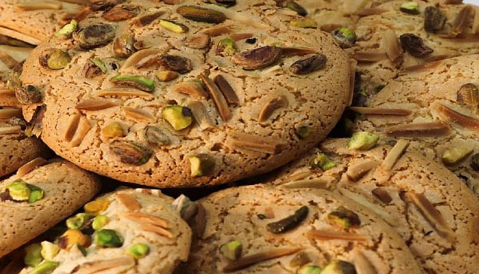 طرز تهیه قرابیه پستهای در یک نگاه