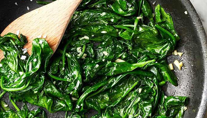 مواد لازم برای تهیه خورش اسفناج قالی گیلانی