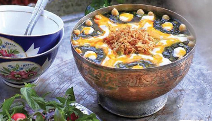 آمادهسازی سبزی آش ترش