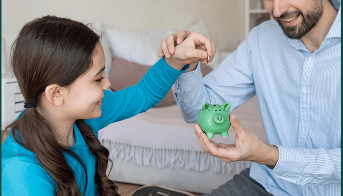 چرا بزرگسالان هم به مرور و تقویت سواد مالی خود نیاز دارند؟