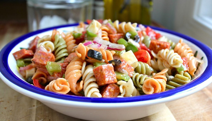 طرز تهیه سالاد ماکارونی با کالباس: از ساده تا مجلسی