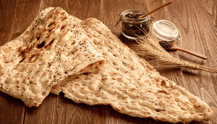 اختلاف قیمت 30 تا 40 درصدی نان سنگک: آرد بیکیفیت به نانواییها میرسد!