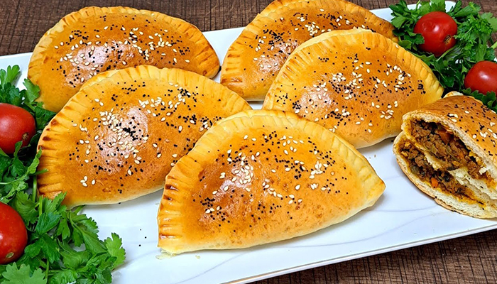طرز تهیه پیراشکی گوشت خانگی با خمیر جادویی ترد و خوشمزه