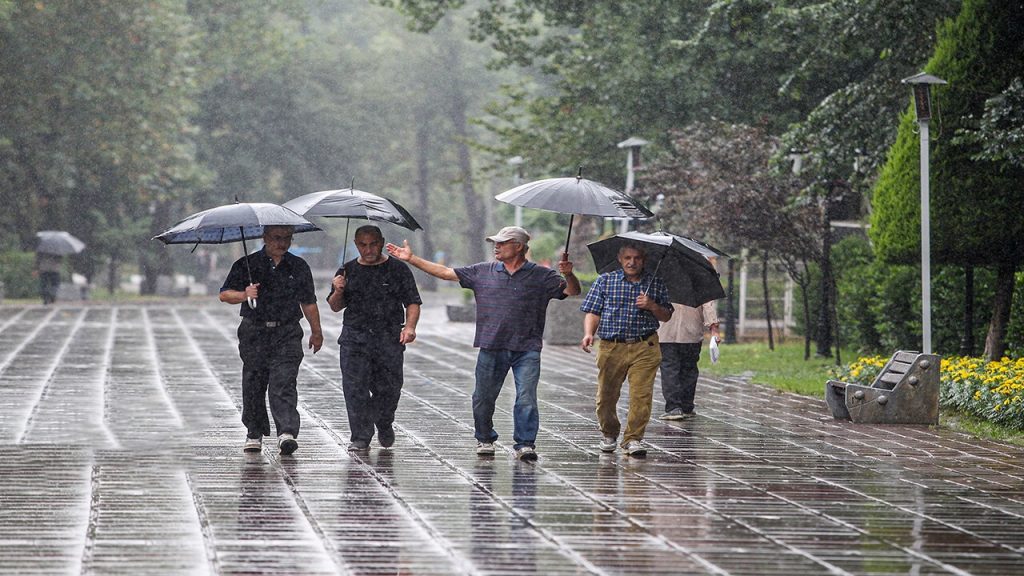 پیش بینی وضعیت آب و هوا: رگبار و رعد و برق در شمال و جنوب شرق کشور