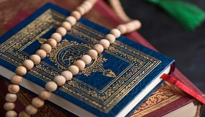 باورهای غلط، آسیبزا و رایج در مورد استخاره که باید از آنها پرهیز کرد