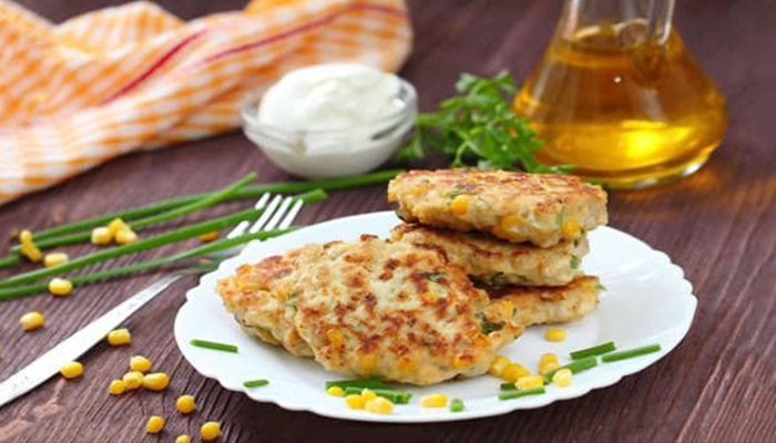 طرز تهیه کوکوی ذرت: یک کوکوی پف‌دار، شیرین و فوق‌العاده خوشمزه