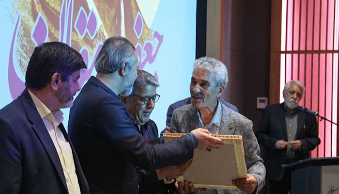 اعطای نشان درجه یک هنری به جعفر دهقان؛ تجلیل از وفادارترین بازیگر سینمای دفاع مقدس