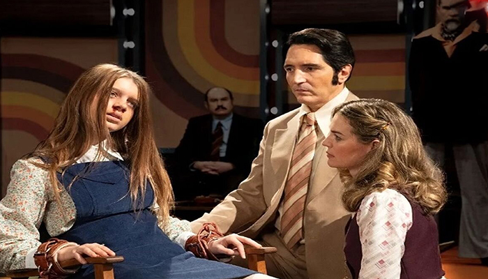 فیلم آخر شب با شیطان: شاهکار ترسناک، جنجال هوش مصنوعی و پرتره‌ای از سقوط