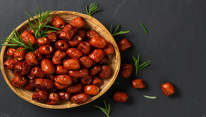 میزان مصرف مجازمیوه عناب در روز چقدر است و آیا مصرف روزانه آن مفید است؟