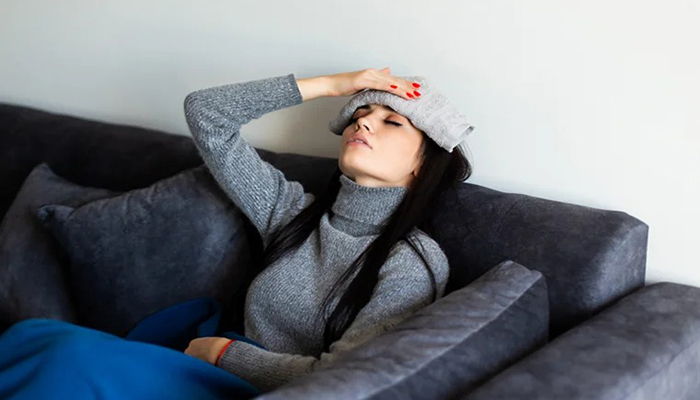 سردرد پریودی چیست؟ شناخت علل، نشانه‌ها و درمان قطعی سردردهای هورمونی