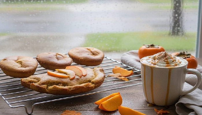 طرز تهیه کیک خرمالو خانگی: یک دسر پاییزی با بافتی جادویی و عطری بهشتی