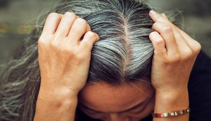 سفیدی زودرس مو؛ دشمن خاموش جوانی یا زنگ هشدار جدی بدن؟