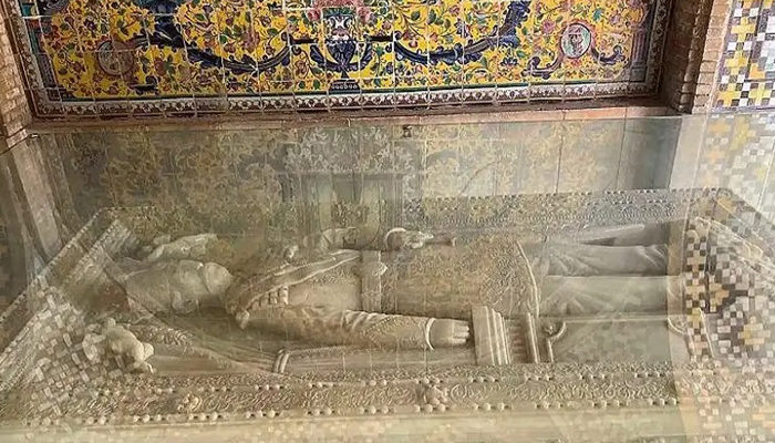 قبر پادشاهان ایران کجاست؟ سفر به آرامگاه سلاطین از صفویه تا قاجار