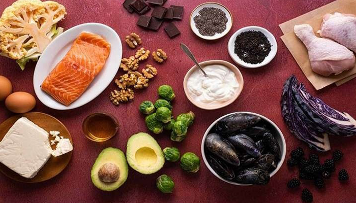 معرفی بهترین غذاهای رژیمی کتو بدون نان و برنج؛ از چیکن آلفردو تا گراتن + برنامه غذایی