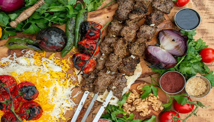 طرز تهیه کباب ترش گیلانی؛ ضیافت مزه‌ها در دل جنگل‌های شمال