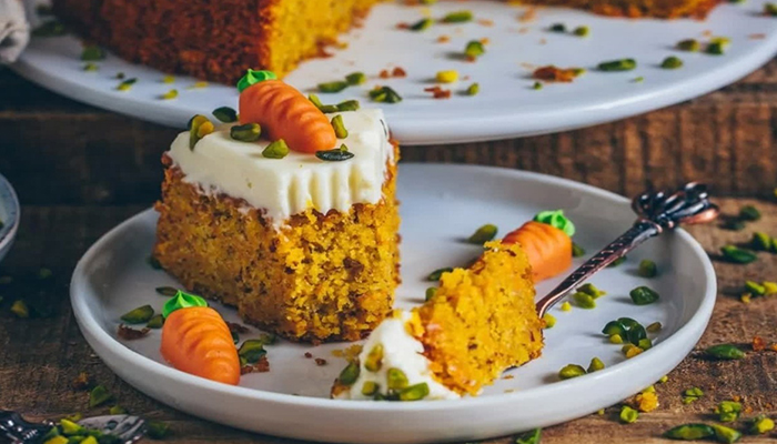 طرز تهیه کیک هویج خانگی؛ دستور پخت یک کیک نرم، خوشمزه و مجلسی