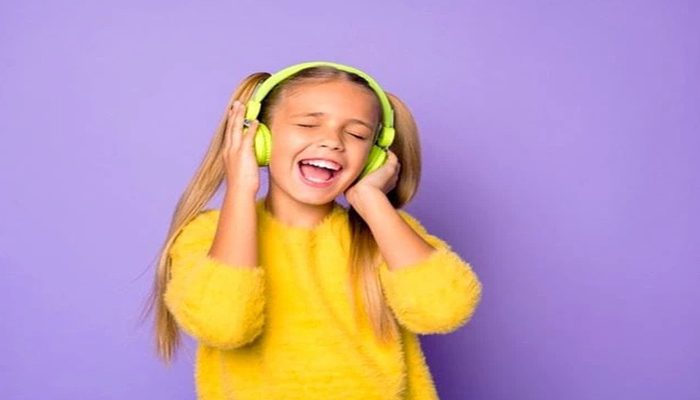 چرا ما از گوش دادن به موسیقی لذت میبریم؟ راز شیمیایی و روانی موسیقی