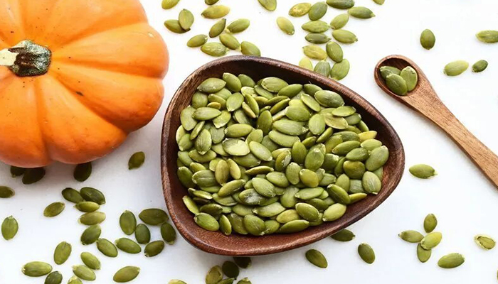 همه چیز درباره فواید تخمه کدو؛ از طعم تا خواص شگفت‌انگیز