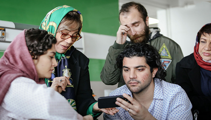 کارگردان فیلم دو روز دیرتر کیست؟