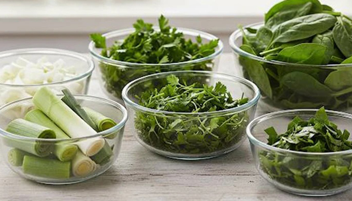 ترکیب سبزی آش های مختلف چیه؟ فرمول جادویی طعم‌دهنده‌های ایرانی