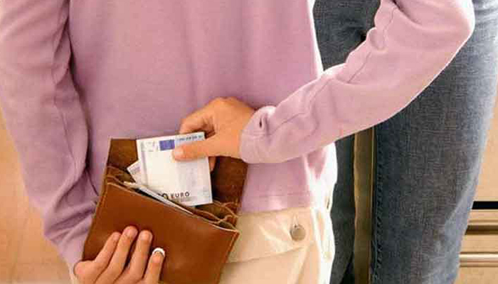 آیا دزدی همیشه نشانه فقر است؟