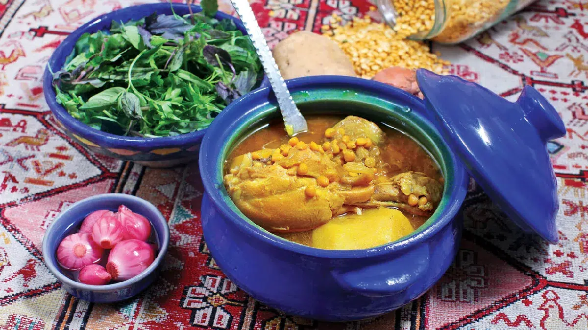 طرز تهیه آبگوشت رژیمی با مرغ؛ راهنمای جامع کاهش وزن با غذاهای سنتی
