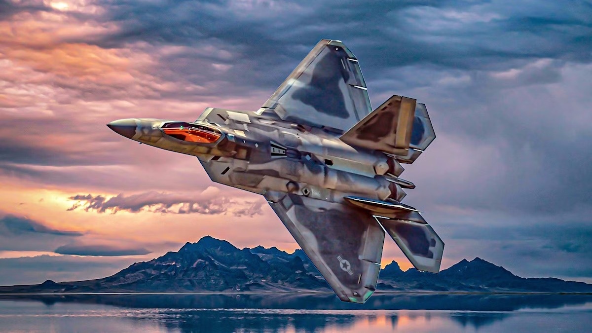 بررسی تخصصی جنگنده اف ۲۲ رپتور (F-22 Raptor)؛ از سرعت ماخ 2 تا شاهکار پنهان‌کاری و مانورپذیری هوایی